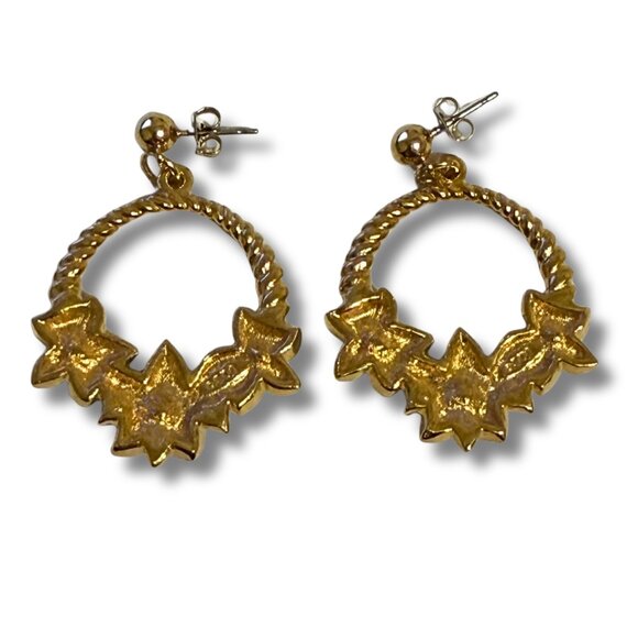 Avon Vintage Poinsettia Hoop Earrings Gold Tone Red Enamel Christmas Holiday - Picture 2 of 5